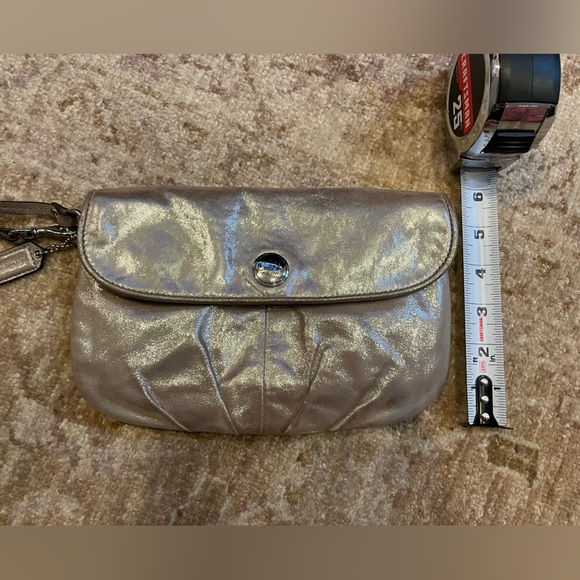 Coach Wristlet with snap - Picture 13 of 14